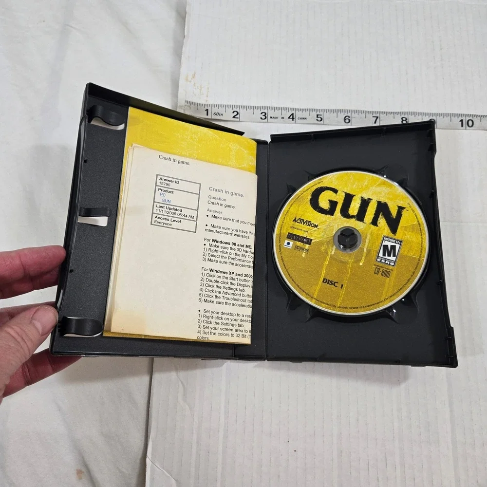 GUN PC Game 2005 3 Disc Set Neversoft Activision Vintage Western (CIB)